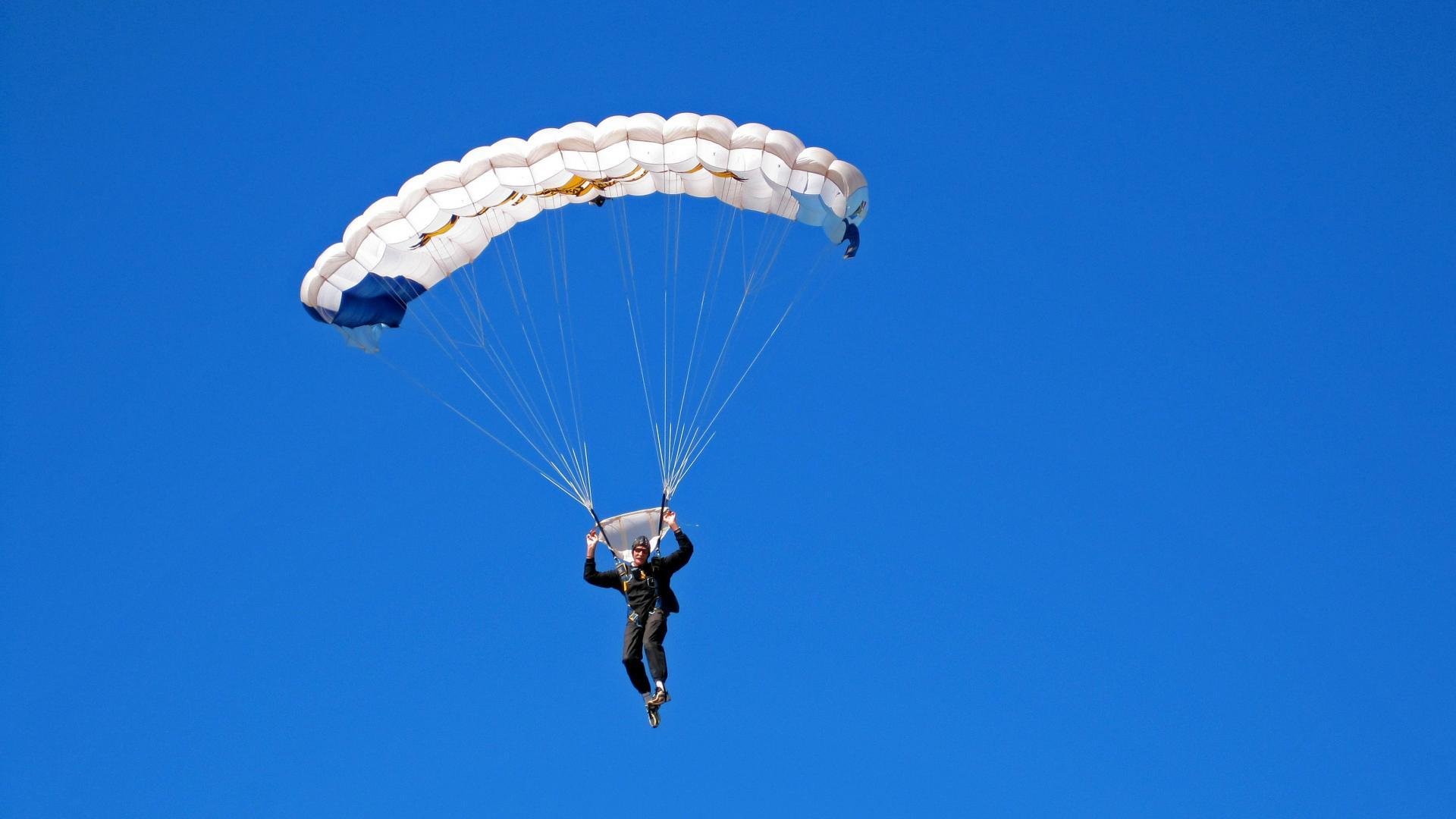 亚洲足球锦标赛中，某队士气高昂，大获成功，亚洲杯足球锦标赛